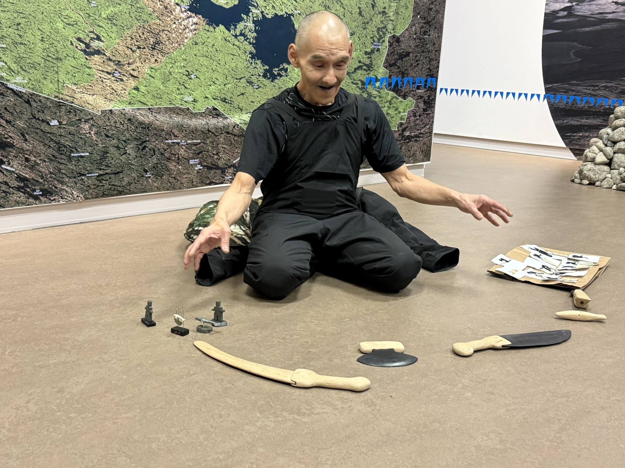 Gilbert Inukpuk Carver at Cultural night